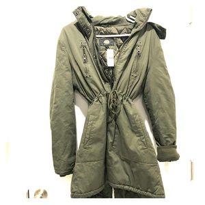 Red London Olive Green Parka NWT (Large)